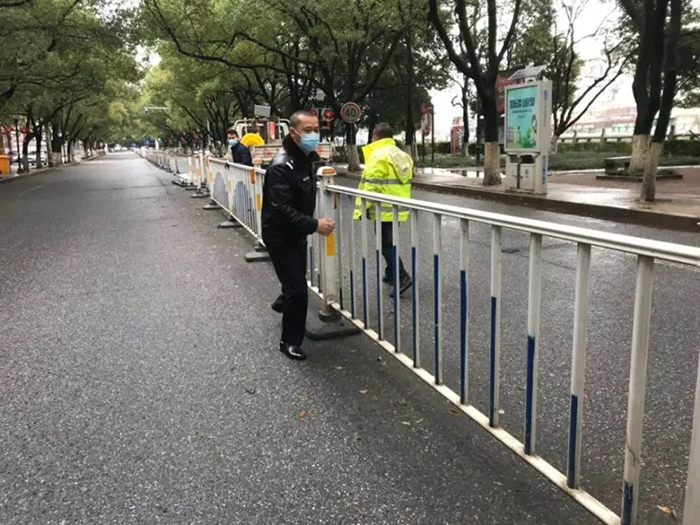 公安交管部門(mén)持續(xù)排查交通設(shè)施 保障道路行車(chē)安全